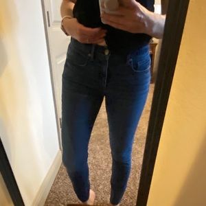 LOFT modern skinny jeans in 28/6 (3/$15) ☀️